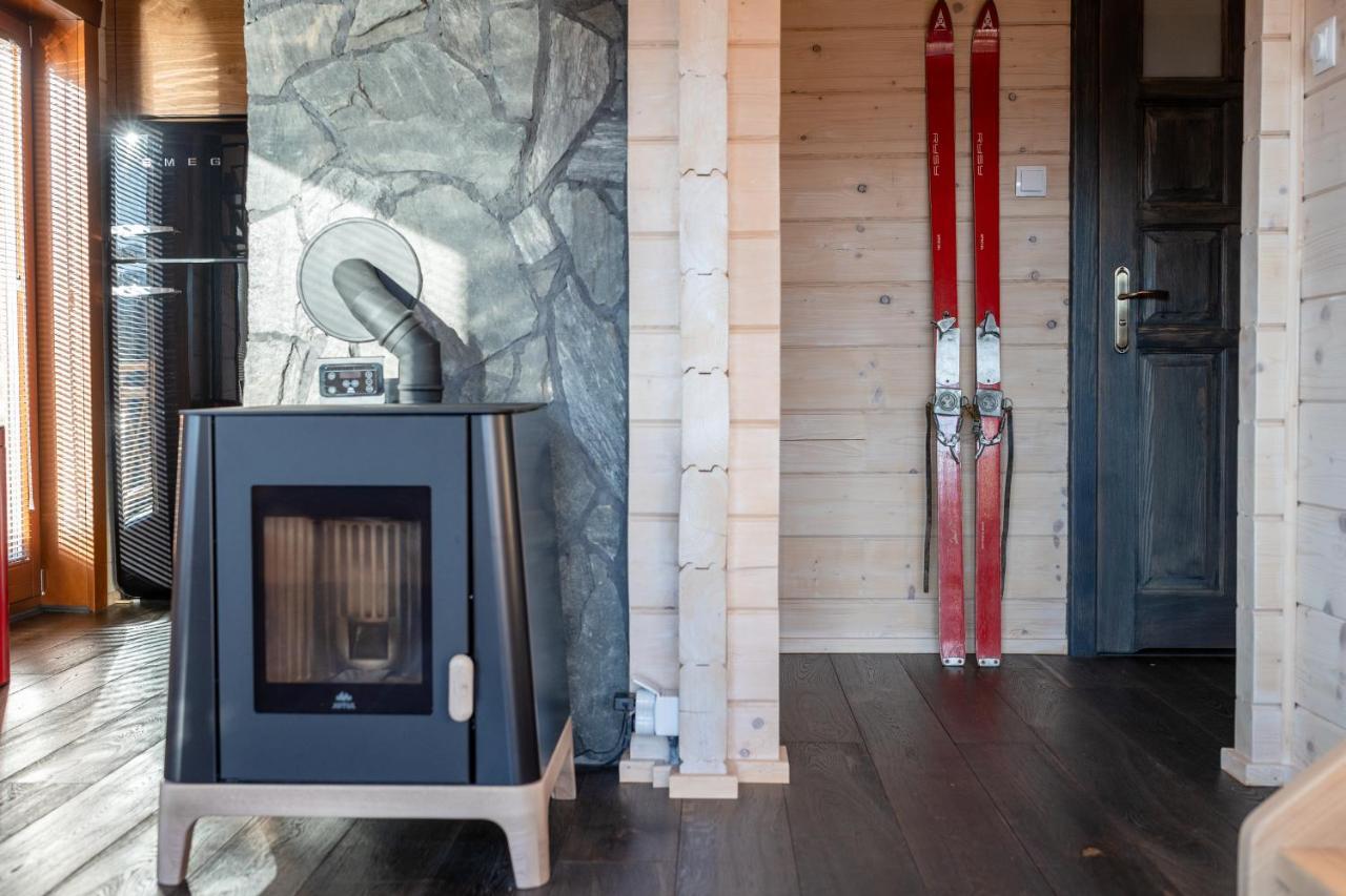Houten Vakantiewoning "Reisnaarpolen" Royaal Ontbijt, Sauna En Hottub Czarna Góra Exterior foto